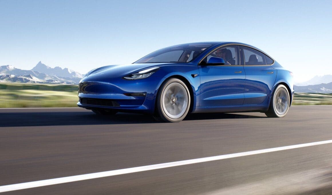 TESLA MODEL 3