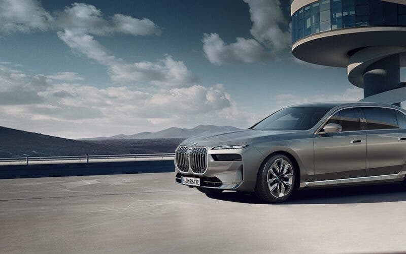 BMW i7