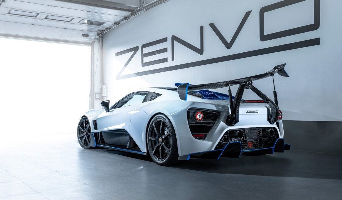 Zenvo Aurora 1850 cavalli hybrid car