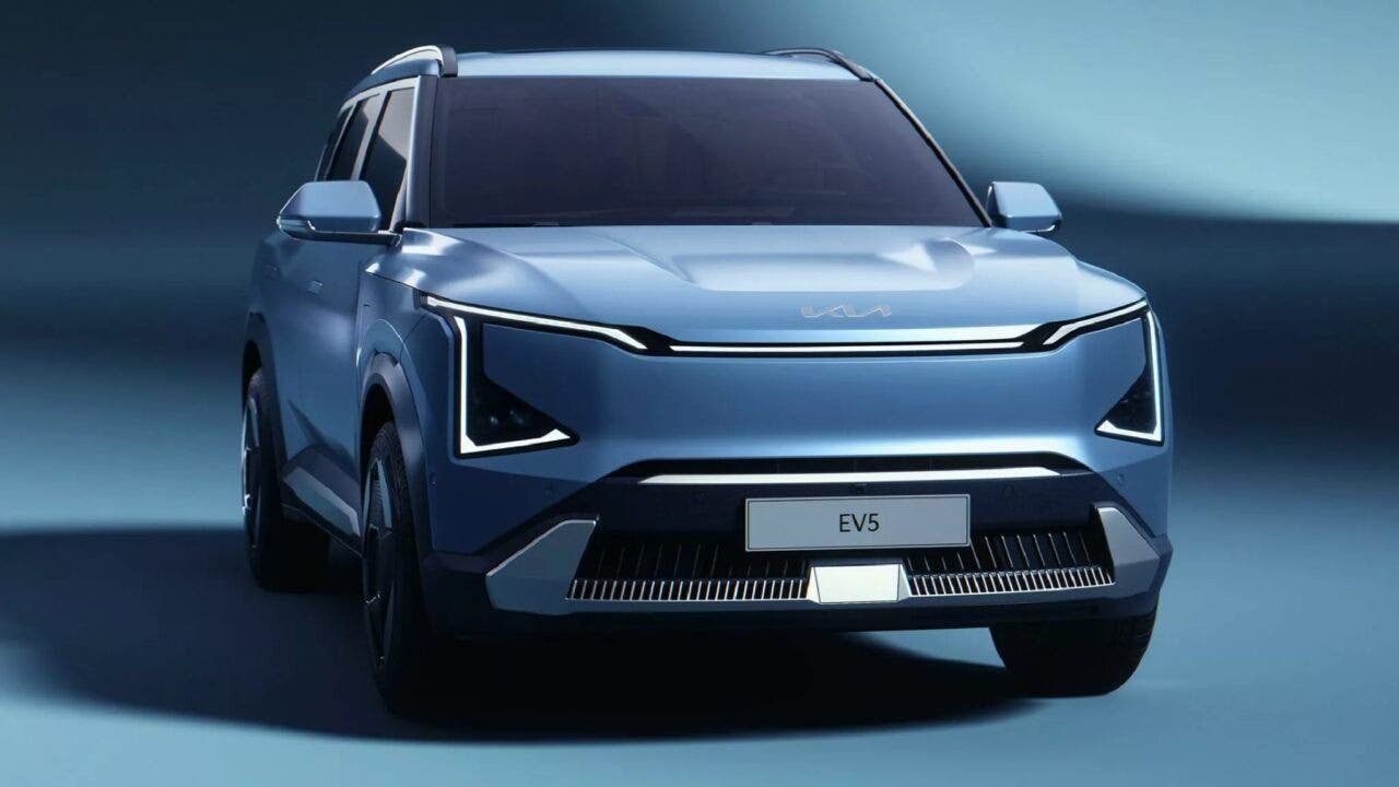 Kia EV5 anteriore azzurro