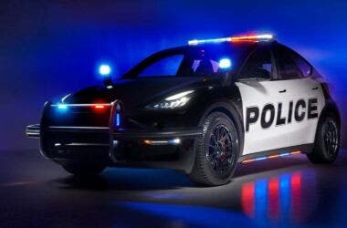 Tesla Model Y polizia