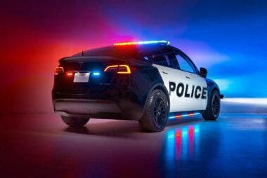 Tesla Model Y polizia