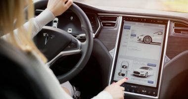 Tesla release software di primavera