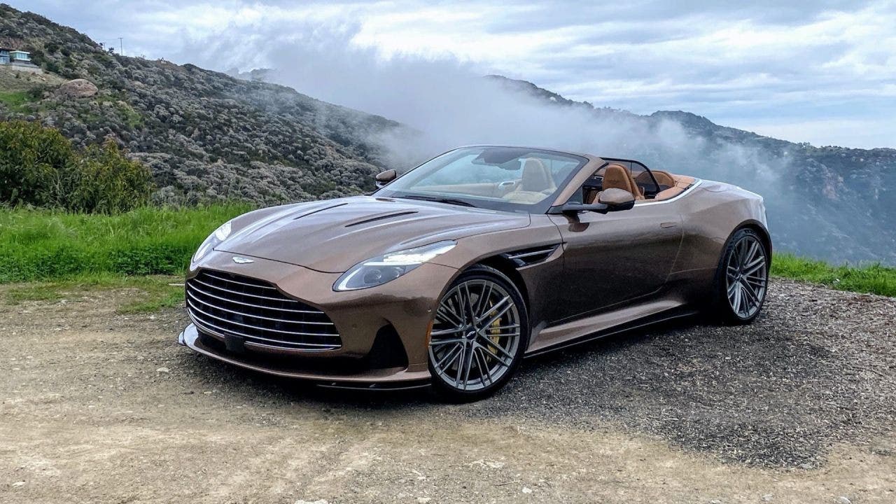 aston martin db12 volante