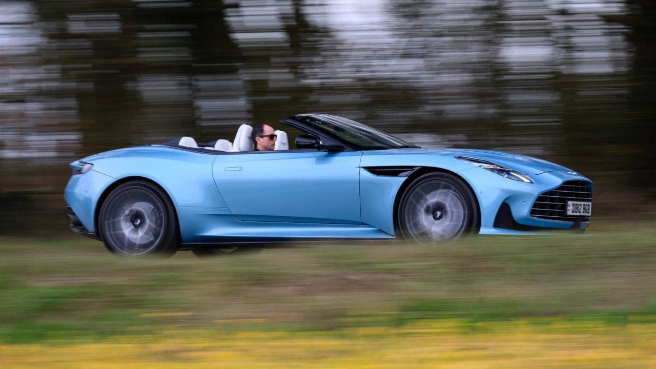 aston martin db12 volante