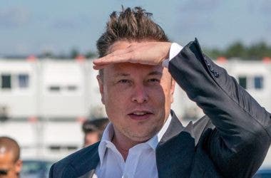 Tesla, le promesse si infrangono sulla realtà