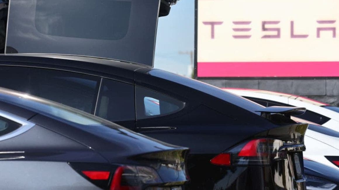 Saldi globali in casa Tesla