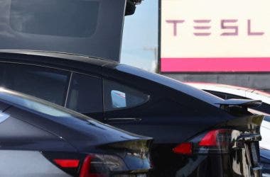 Saldi globali in casa Tesla