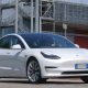 Tesla model 3, le promesse si infrangono sulla realtà