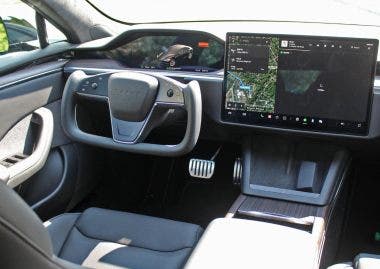 Tesla assistente vocale