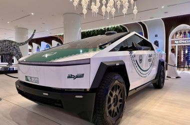 Tesla Cybertruck Polizia Dubai