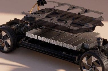 Volvo rilascia il primo passaporto per le batterie, sull'EX90