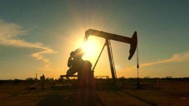 risparmio di petrolio con auto elettriche