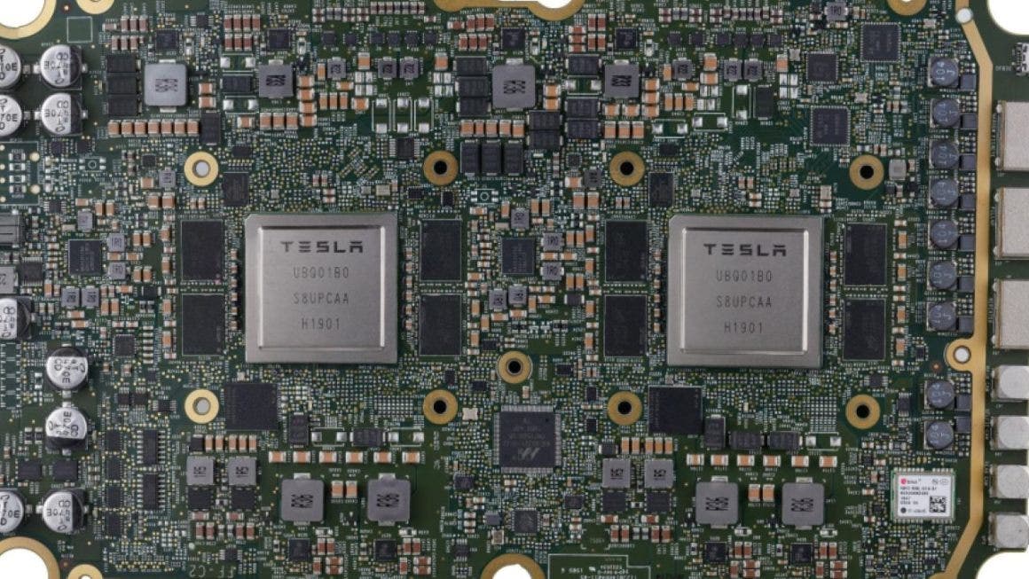 Tesla, raggiunto il limite per l'Hardware 3, guida autonoma