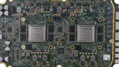 Tesla, raggiunto il limite per l'Hardware 3, guida autonoma