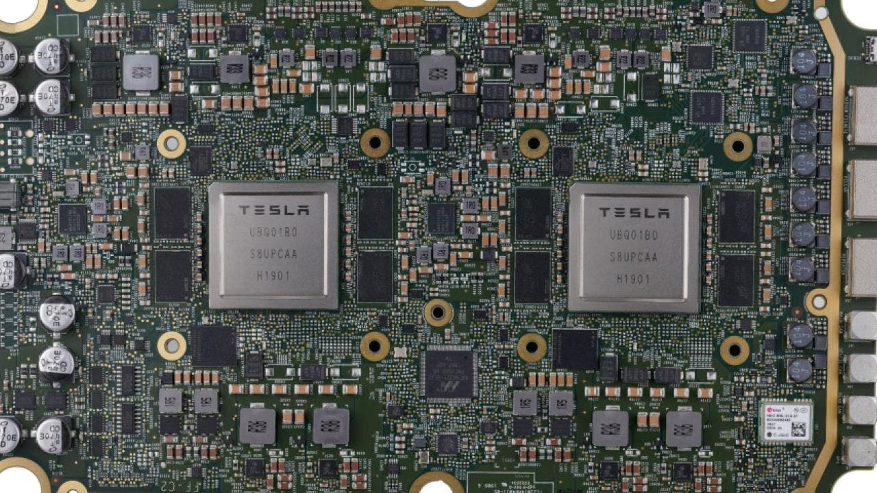 Tesla, raggiunto il limite per l'Hardware 3, guida autonoma