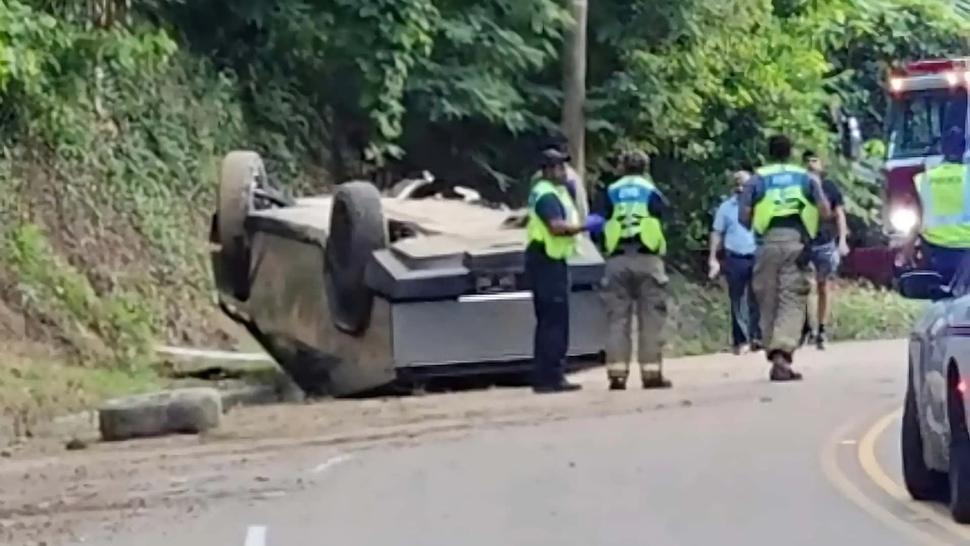 tesla Cybertruck incidente capovolto