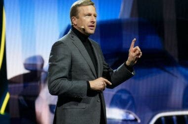 CEO di BMW critica l'Ue