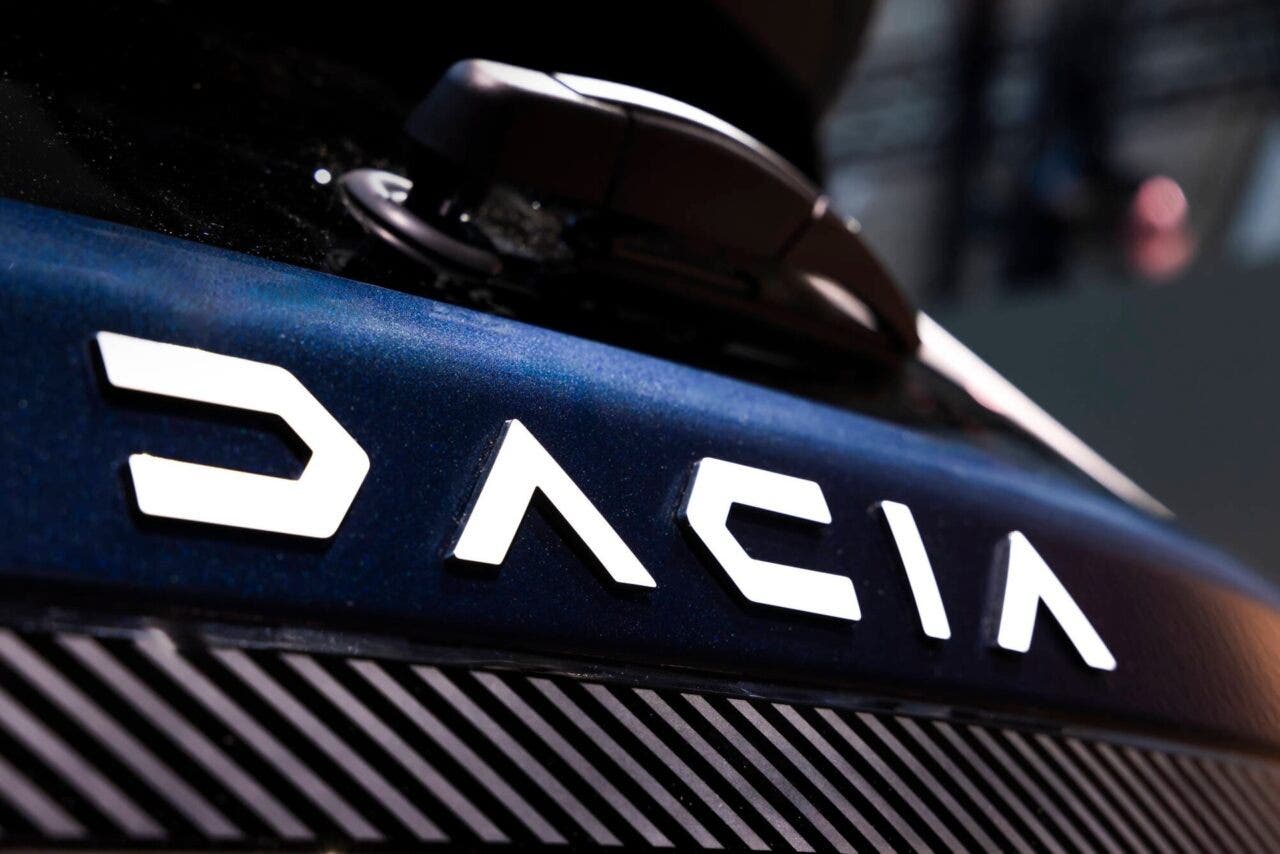 Dacia logo auto
