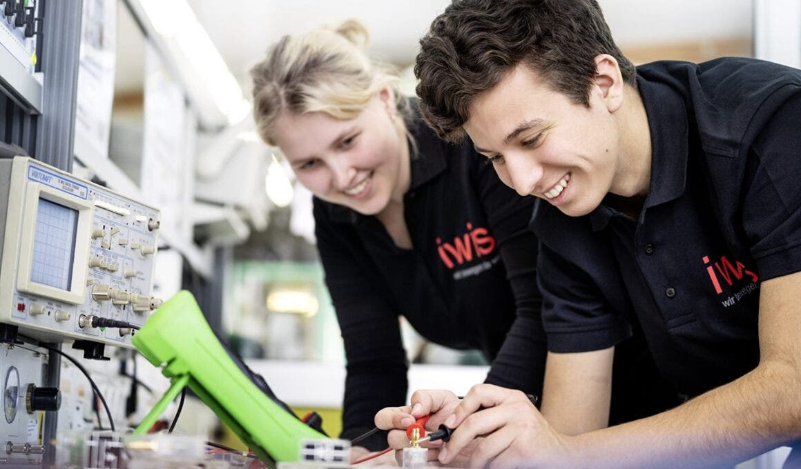 Lavoratori Iwis Mechatronics