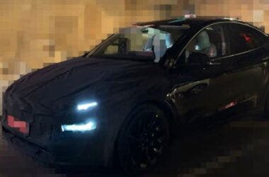 Tesla Model Y Juniper 2025 foto spia