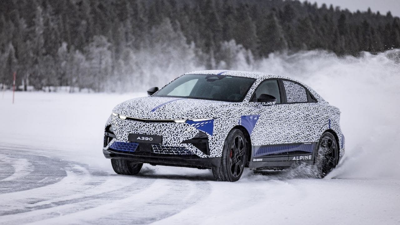 Alpine A390