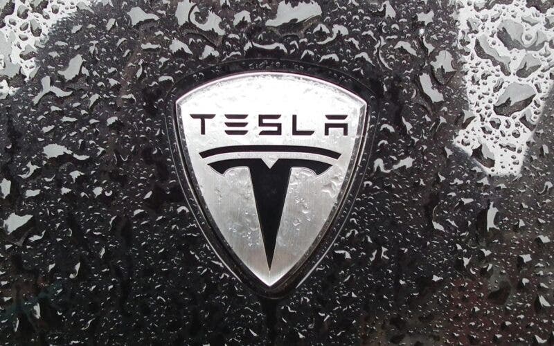 Logo Tesla