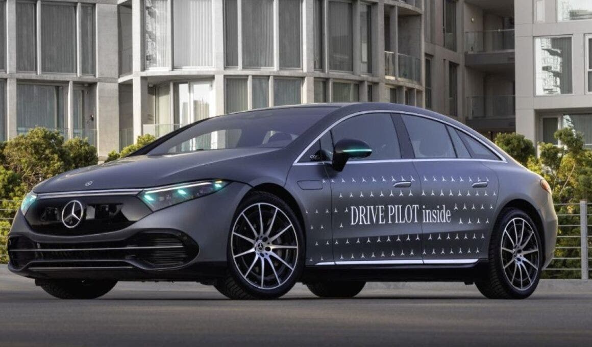 mercedes luci per drive pilot
