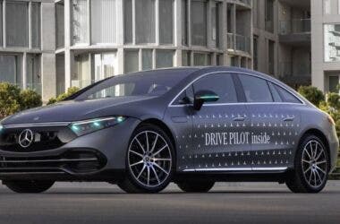 mercedes luci per drive pilot