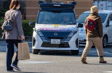 nissan, guida autonoma