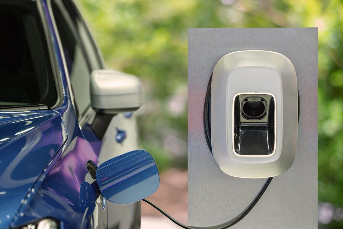 Auto elettrica in ricarica