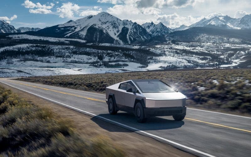 Tesla Cybertruck RWD 2025