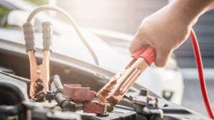 batteria scarica dell'auto elettrica