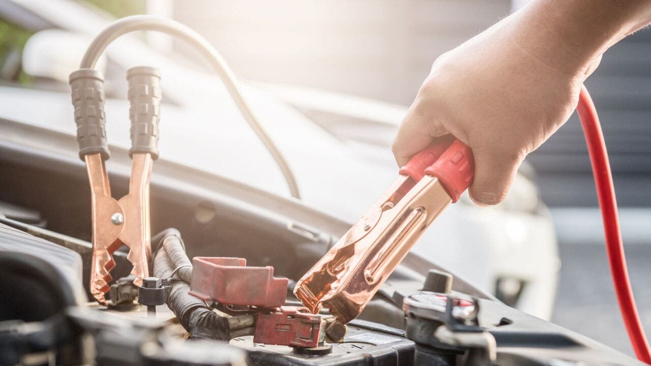 batteria scarica dell'auto elettrica