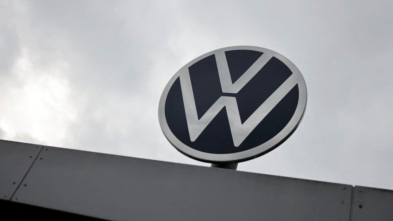 volkswagen logo
