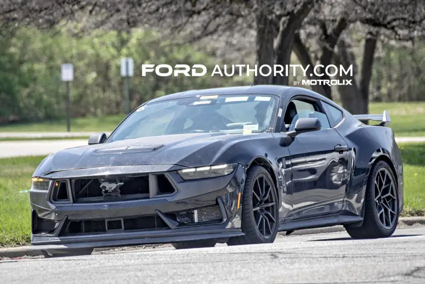 ford mustang Dark Horse Boss