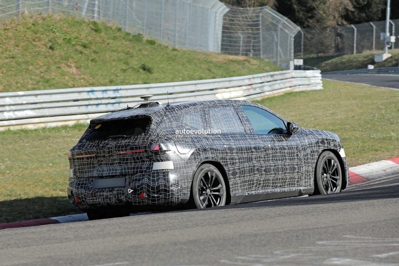 BMW iX3, durante i test