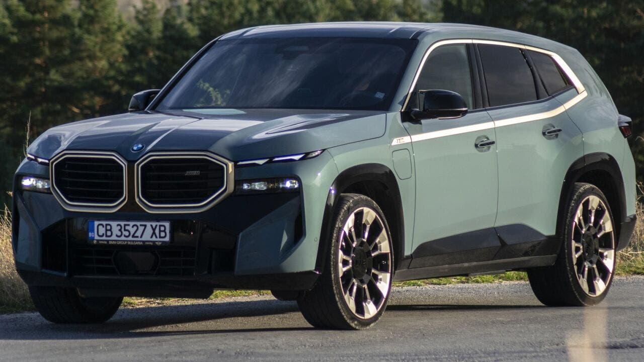 BMW XM, aggiornamenti in arrivo per il SUV più discusso della gamma