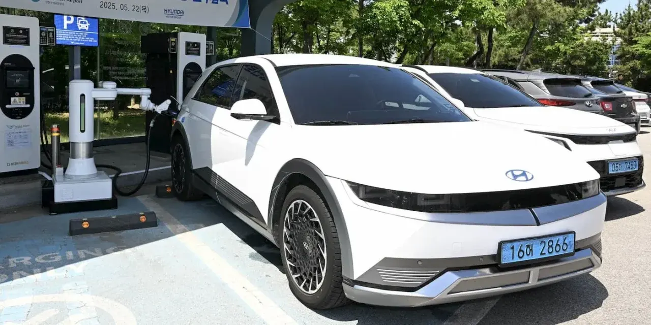 hyundai automatic charging robot