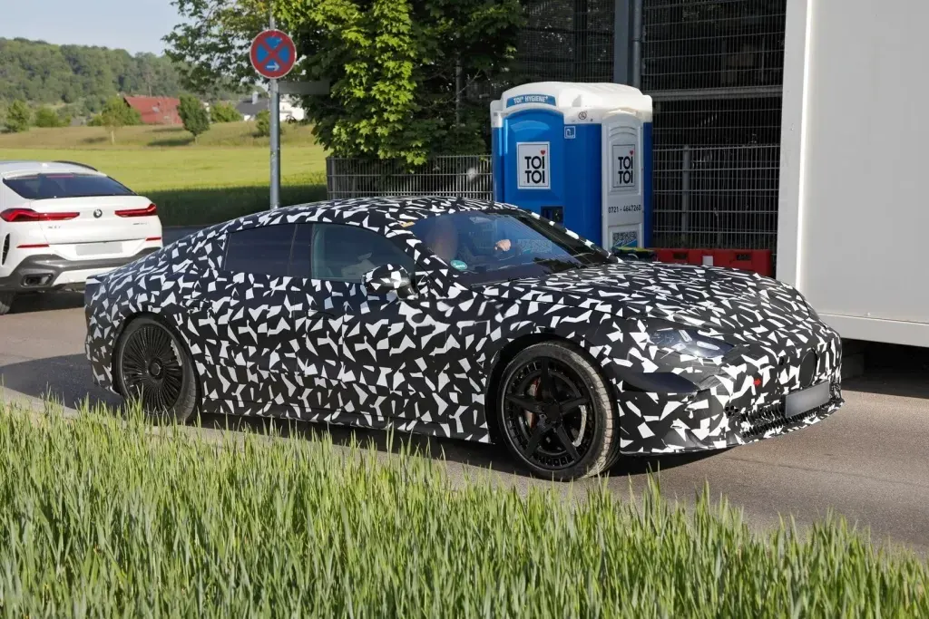 test nuova sportiva mercedes AMG