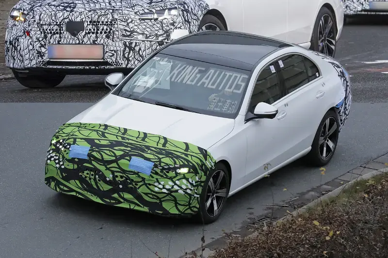 Mercedes Classe C restyling 2025