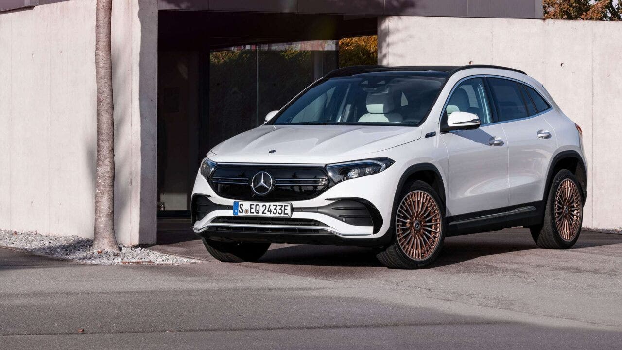 mercedes EQA Street Edition