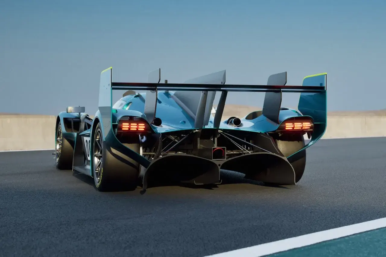 Aston Martin Valkyrie LM