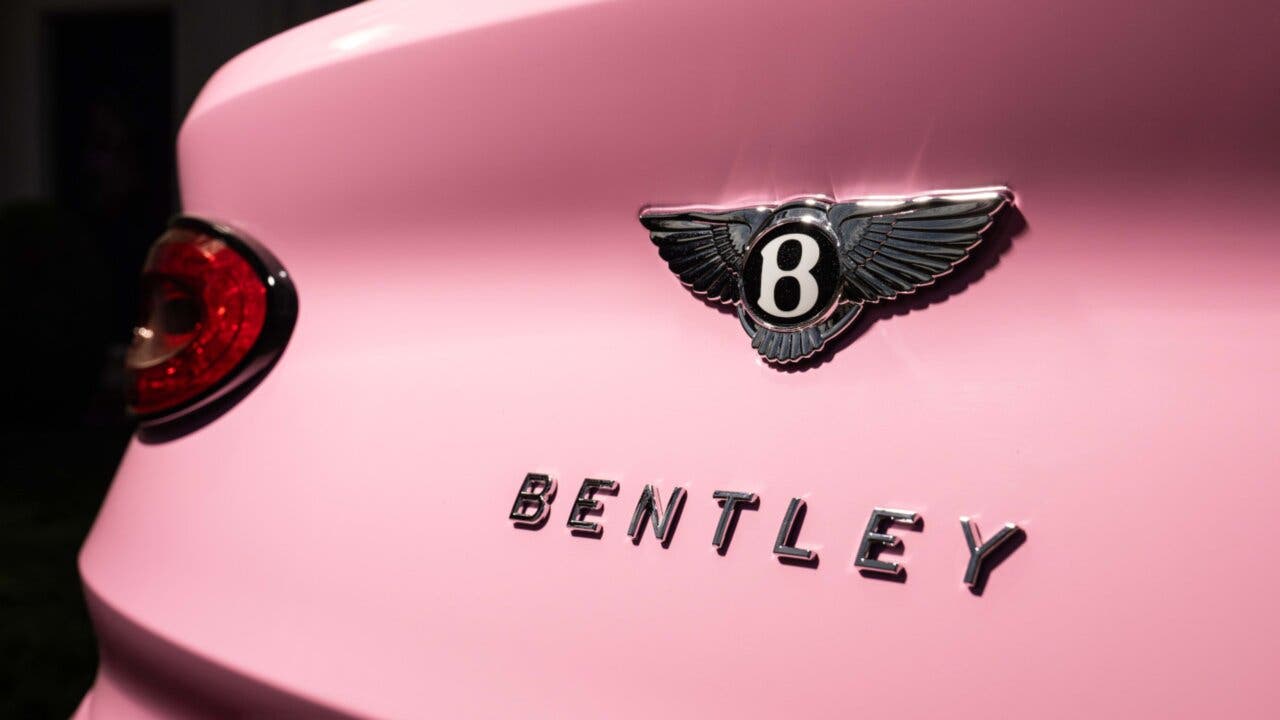 Bentley Bentayga candy pink