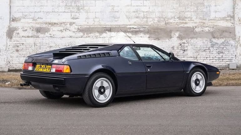 BMW M1 facebook