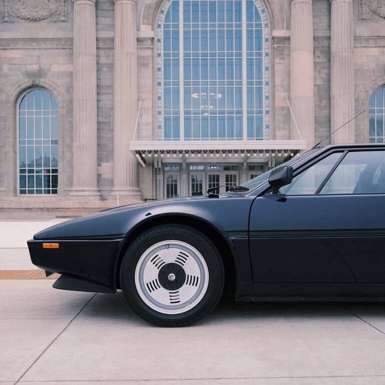 BMW M1 facebook