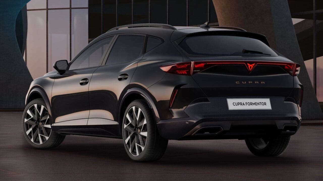 Cupra Formentor dark night
