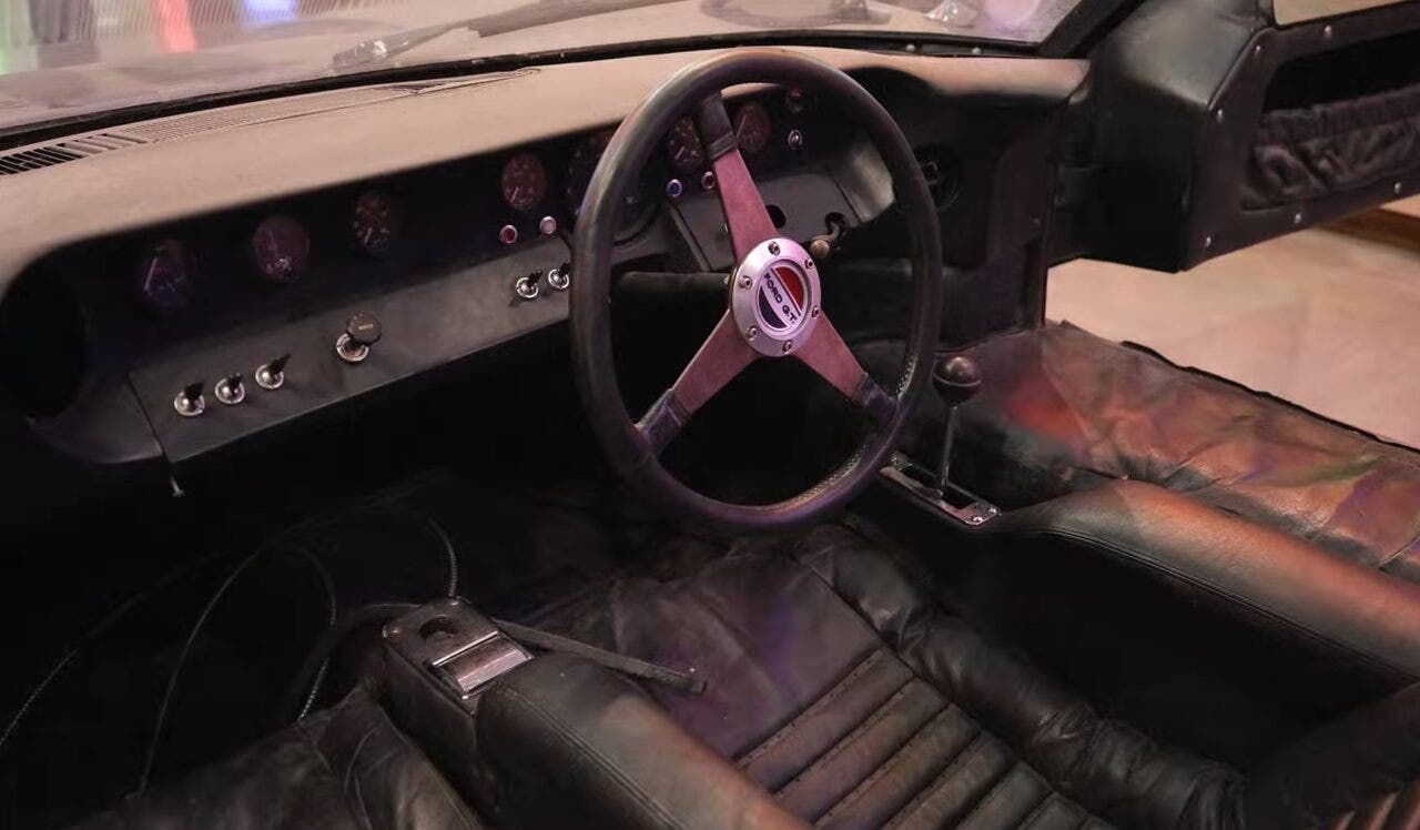 Ford GT40 barn find hunter