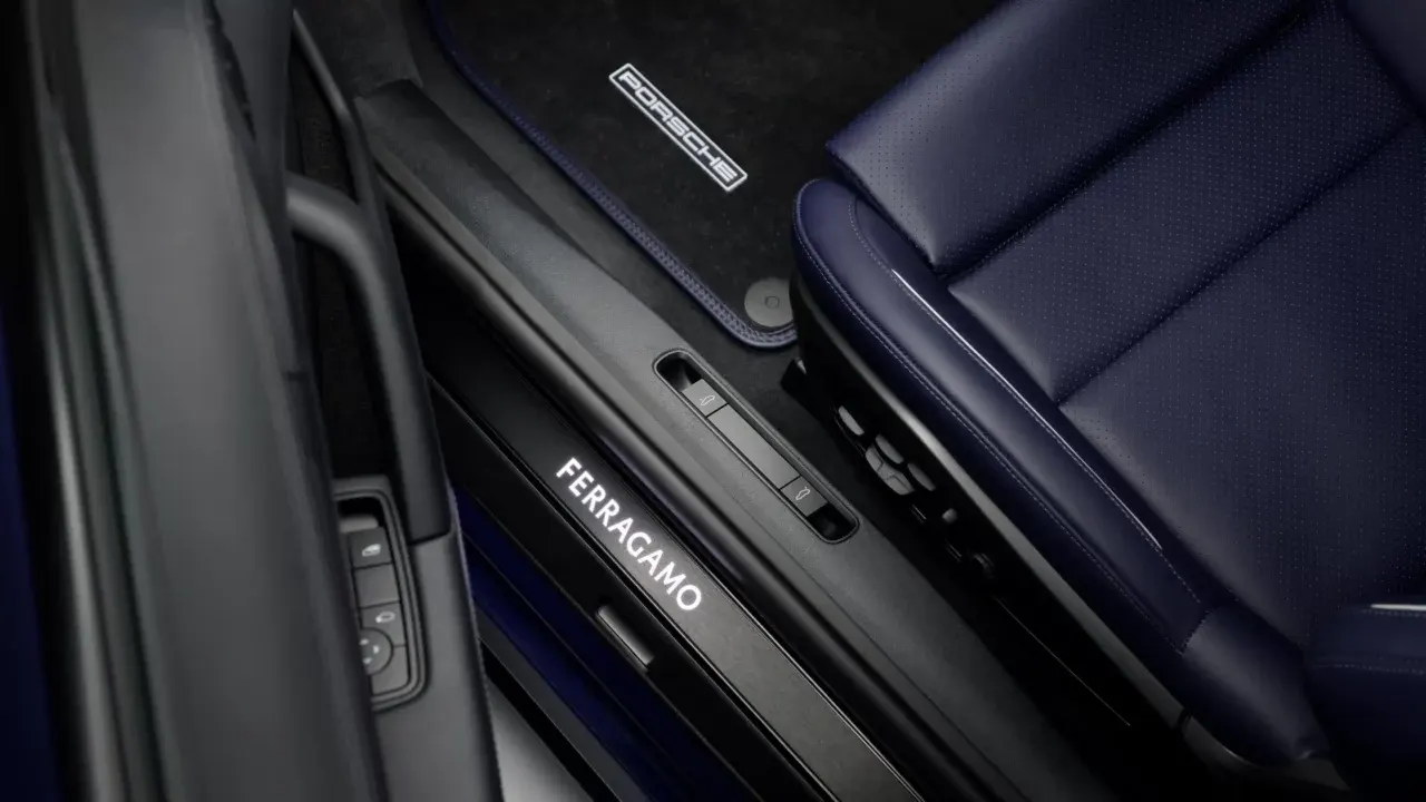 Porsche carrera e taycan con ferragamo
