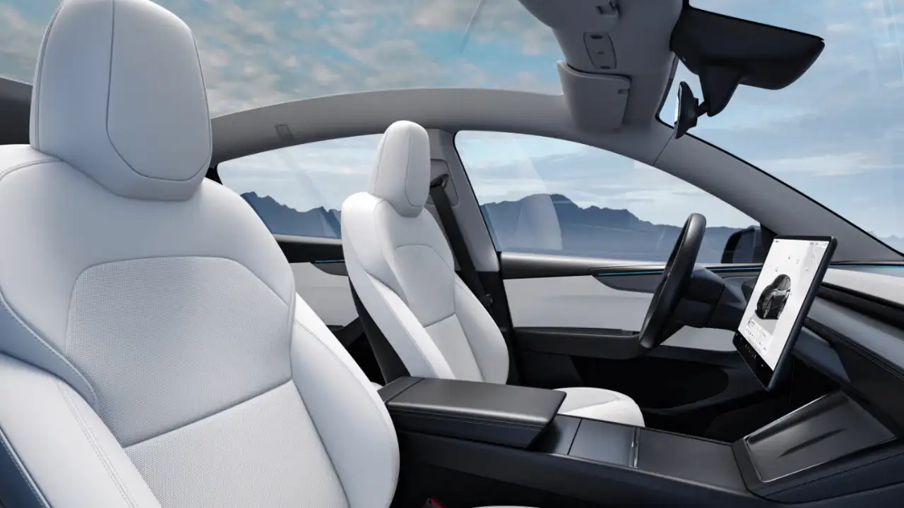 Tesla Model Y 2025